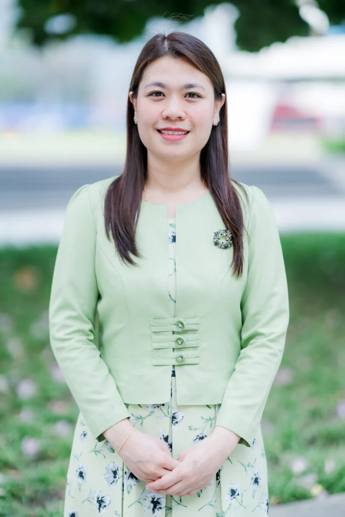 ผู้ช่วยศาสตราจารย์ ดร.นวรินทร์ ตาก้อนทอง – รองผู้อำนวยการฝ่ายวิชาการ